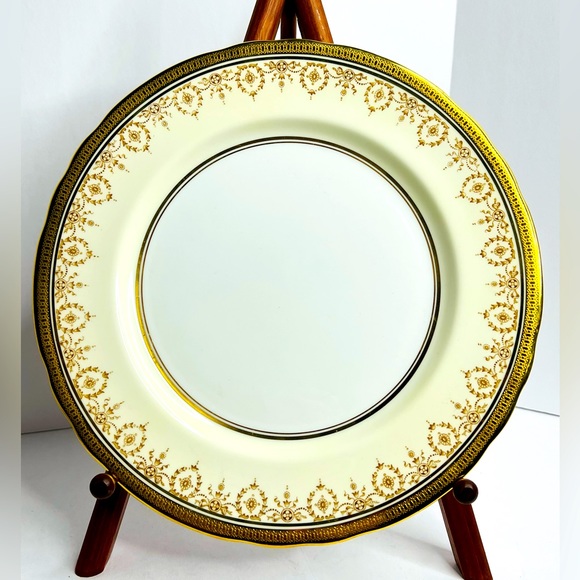 Aynsley Bone China GOLD DOWERY 7892 Smooth Rim Dinner Plate, 10 1/2" Set Of 6 - Picture 1 of 11